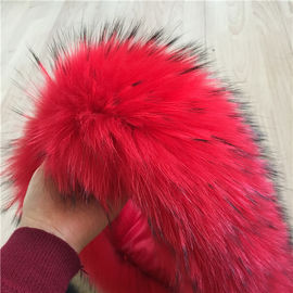 China Langer Stapel-flaumiger Waschbär-Pelz-Kragen-warmes entfernbares für Damen-unten Jacke fournisseur