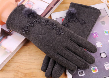 China Das Vlies-Handschuhe der Mikrosamt-Frauen, weiche Smatouch-Handschuhe mit Pelz-Futter fournisseur