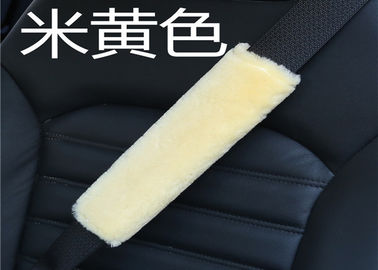 China Beige Farbflaumige Sicherheitsgurt-Abdeckungen für Selbstautos, Schaffell-Sicherheitsgurt-Kissen-Auflagen fournisseur
