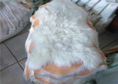 China Polyester einfaches weißes Faux-Schaffell-Wolldecken-Wohnzimmer 100*100 cm Soem 100% fournisseur