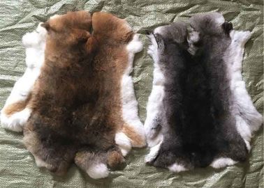 China Weißer flaumiger Haare Rex-Kaninchen-Haut-Pelz versteckt warmes Comfortbale für Kleider fournisseur