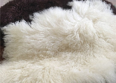 China Lange natürliche gelockte Schaf-Wollmongolischer weißer Pelz Materiral des Haares für Bettwurf fournisseur