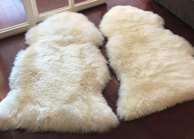 Lange Haar-Wollwirkliche Schaffell-Wolldecke mit weiße Schaf-Form 60 x 90cm Natura