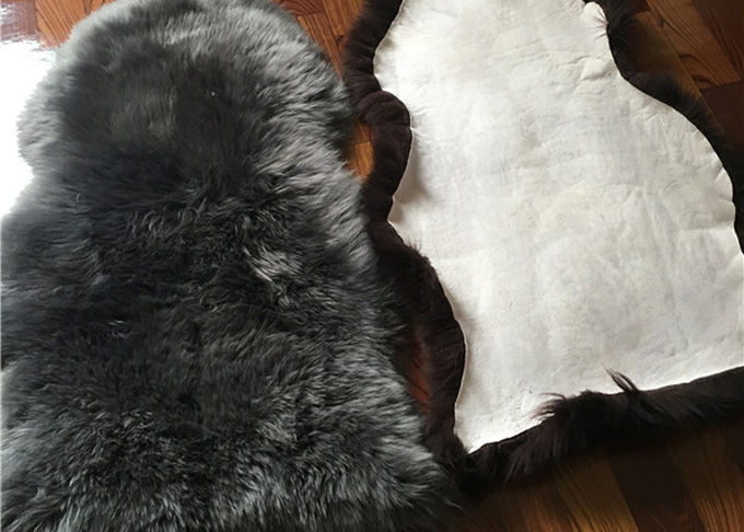 Langes Wollwirkliches Schaffell-Wolldecken-Grau gefärbter Antibeleg für Wohnzimmer-Baby-Spiel