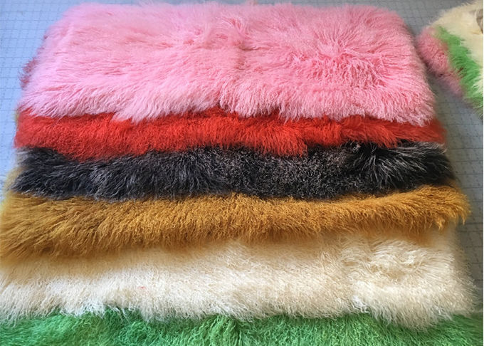Purpurrote lange Haar-mongolische Schaffell-Wolldecke windundurchlässig für die Herstellung des Winter-Kleides