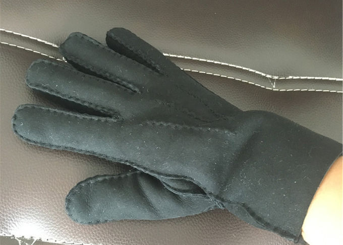100% Wolle, die wärmste Schaffell-Handschuh-reines handgemachtes mit Brown und Schwarzem zeichnet