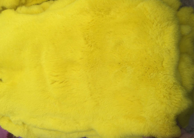 Natürliche weiche flaumige Rex-Kaninchen-Haut 12 x 15 Zoll für die Herstellung von Sitzüberzügen