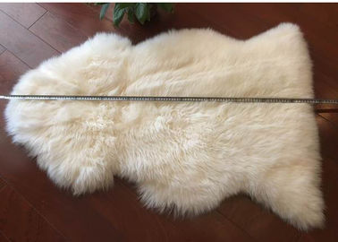 China Einzelstück echte weiße der Schaffell-Wolldecken-langes Haar-Lammfell-Haut-70 x110cm fournisseur