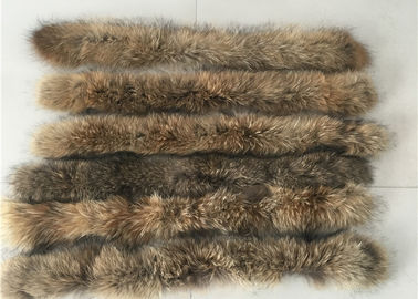 China Waschbär-Sahnepelz-Kragen für Kleiderzusätze, langer Haar-Weinlese-Pelz-Kragen  fournisseur