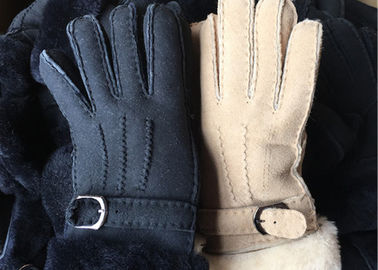 China Schwarzer starker Pelz-wärmste Schaffell-Handschuhe mit Lammwolldem zeichnen wasserdicht fournisseur
