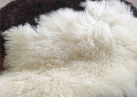 Lange natürliche gelockte Schaf-Wollmongolischer weißer Pelz Materiral des Haares für Bettwurf