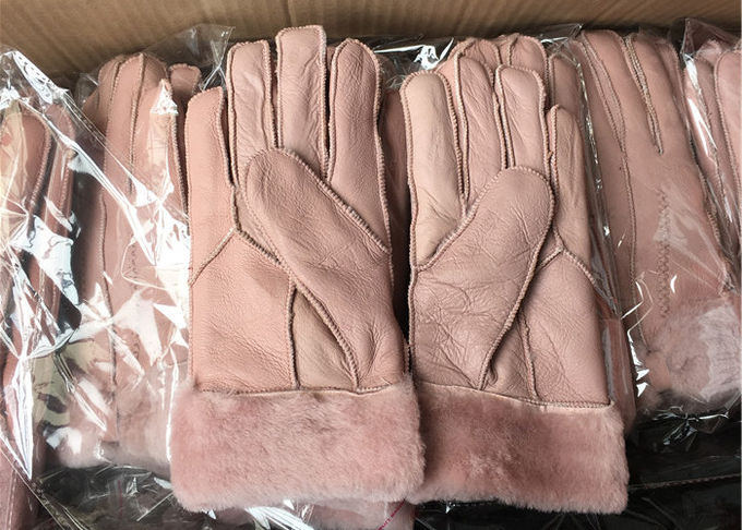 Glatte Oberflächenwinter-wärmste Schaffell-Handschuh-doppeltes Gesichts-Rosa L Größe
