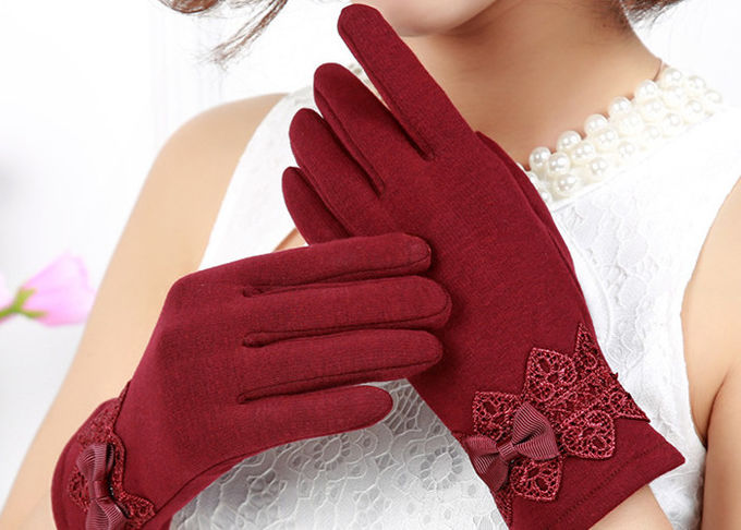 Die Handschuhe der Winter-Frauen mit Touch Screen Fingerspitzen, weiche Handschuhe für Handy-Gebrauch 